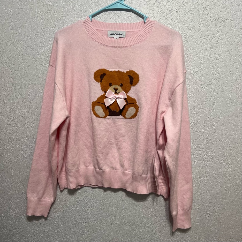 Pink crewneck sweater by the brand Urban Weekend size M NWT